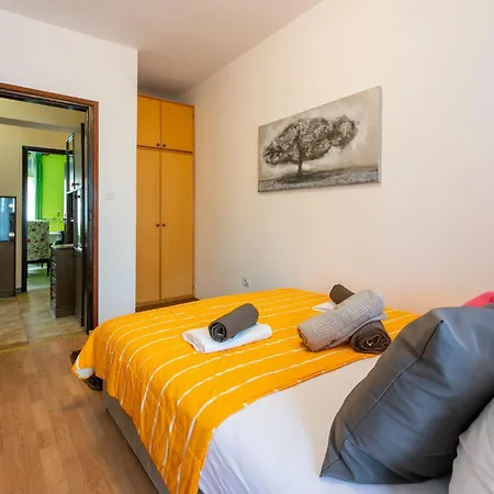 Zec Apartamento *